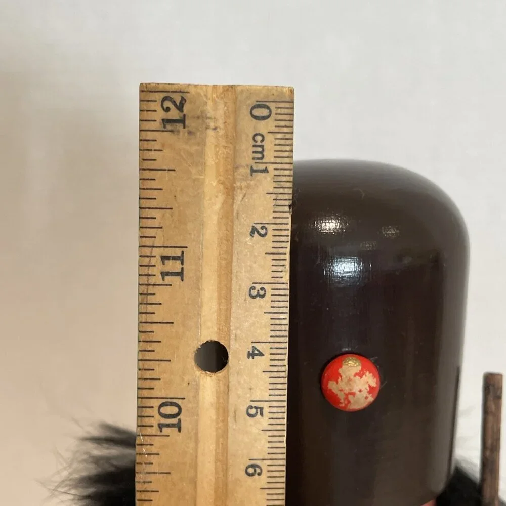 Vintage Erzgebirgische Volkskunst Nutcracker Soldier With Rifle 12
